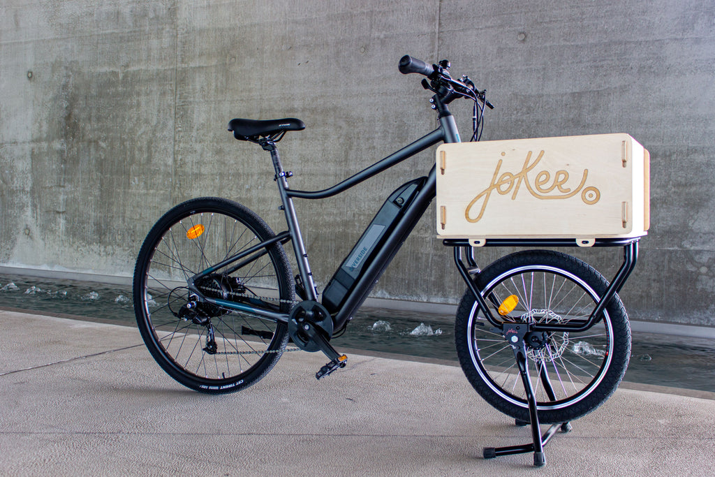 Vélo cargo Decathlon Riverside avec boite en bois