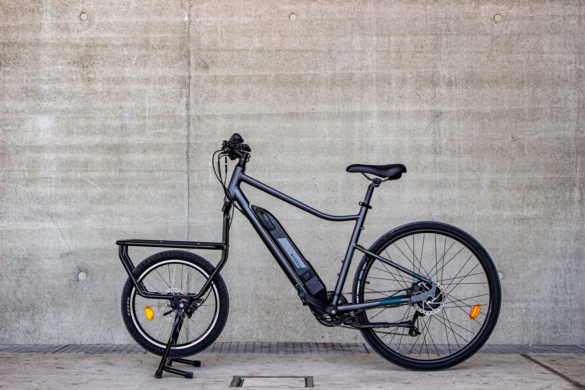 Vélo cargo Decathlon Riverside avec plateforme JoKer Mini