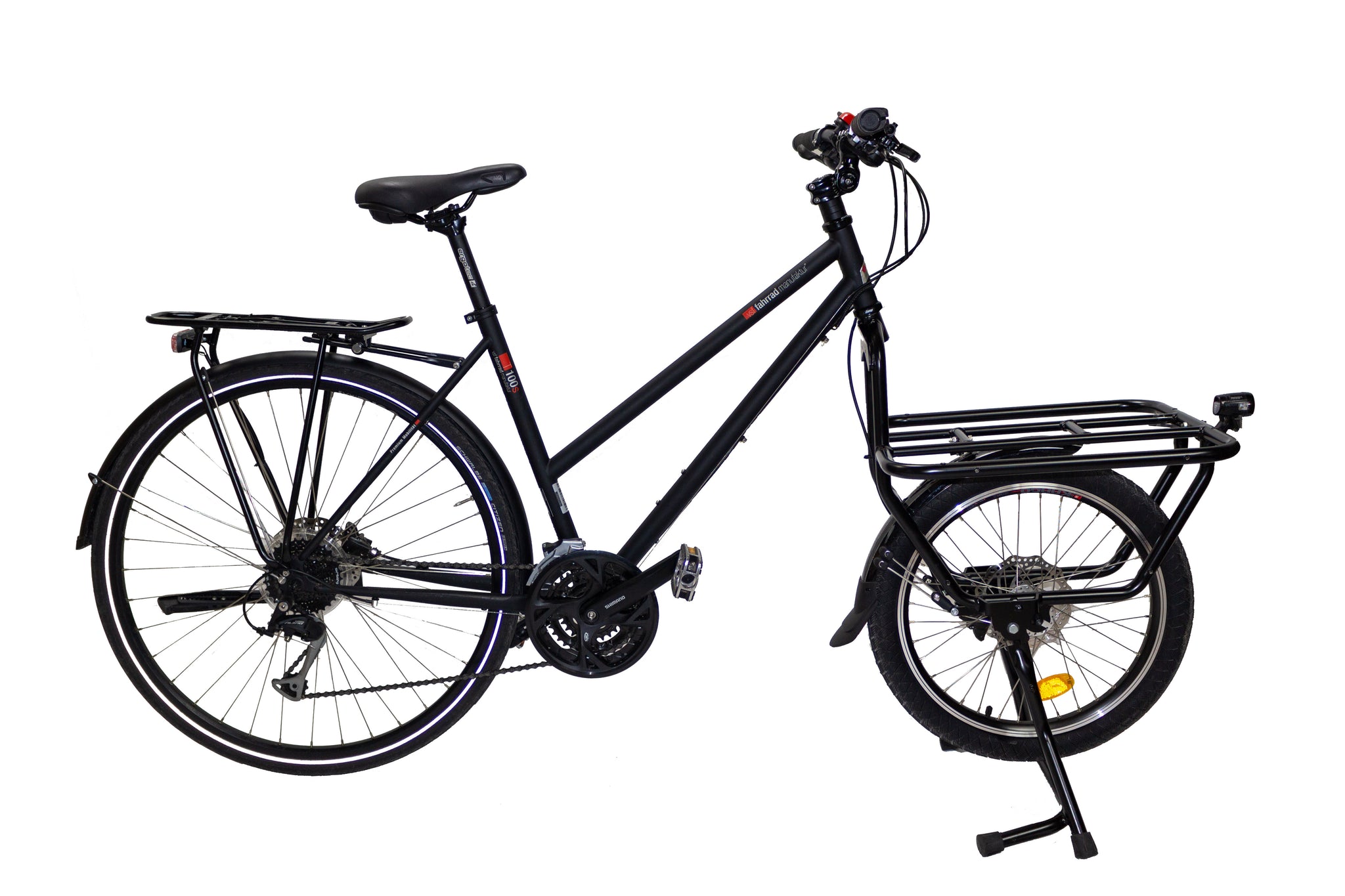 Vélo de randonnée Fahrradmanufaktur équipé d'une fourche cargo JoKer Bike